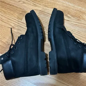 Timberland Black Women's Lace Up Boots thumbnail 3