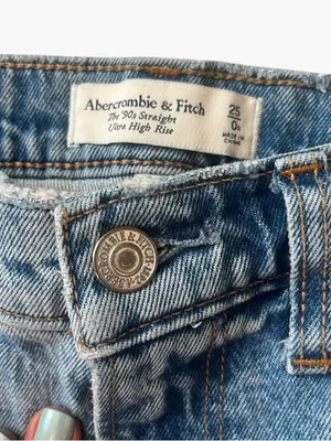 Abercrombie & Fitch 90s Straight Ultra High Rise Distressed 0R thumbnail 2