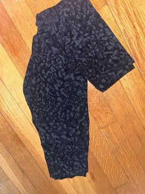 Lululemon Athletic Align High Rise Crop Yoga Pants thumbnail 1
