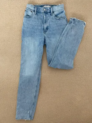 Abercrombie The 90s Straight Ultra High-Rise Curve Love Jeans thumbnail 1