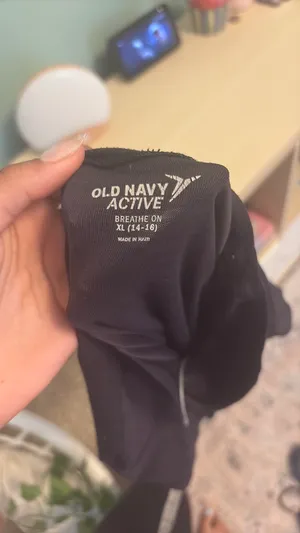 Black Cropped Old Navy Tee thumbnail 2