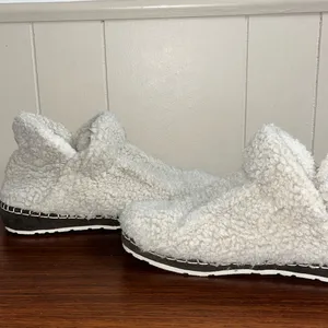 L.L. Bean women’s Sherpa slippers size 10 medium thumbnail 10