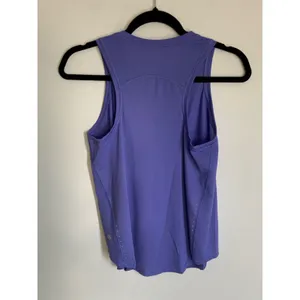 Lululemon‎ Women's Lululemon tank size small thumbnail 3