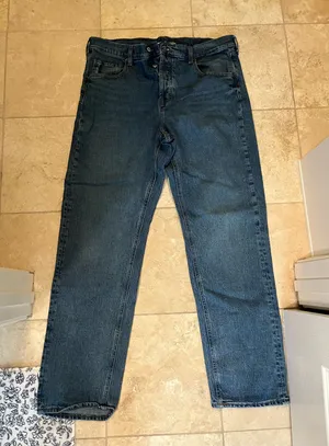 Old Navy Mid-Rise Jeans thumbnail 1