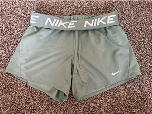 Nike Shorts thumbnail 1