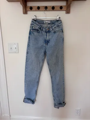 Zara Light Wash Straight Leg Jeans – Size 4 / 27 thumbnail 2