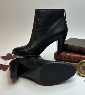 Adrienne Vittadini Black Leather Ankle Boots Block Heel Chic Trendy Zip‎ Size 8M thumbnail 1