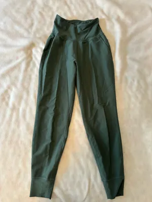 Old Navy Joggers thumbnail 1
