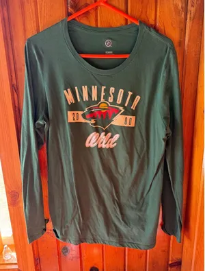 NHL Minnesota Wild Women XL Long Sleeve Graphic T-Shirt‎ Green Crewneck Tee thumbnail 1