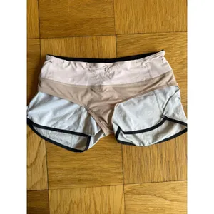 Lululemon Speed Short *4-way Stretch 2.5" Nimbus Puff Size 4 GUC thumbnail 8