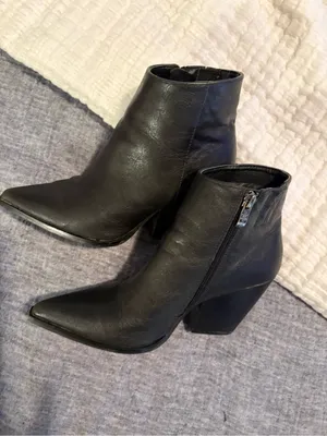 Women’s Black Pointed Toe Ankle Boots - Sleek Leather Look thumbnail 8