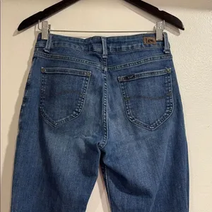 Lee Women's Straight Leg Blue Jeans EUC thumbnail 2