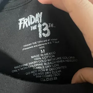 Friday the 13th T-Shirt Medium Black Jason Voorhees Graphic Halloween thumbnail 3