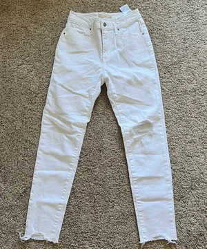 Brand new white Levi’s jeans thumbnail 1