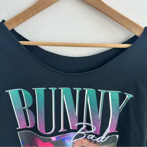 Bad Bunny off-the-shoulder t-shirt thumbnail 3