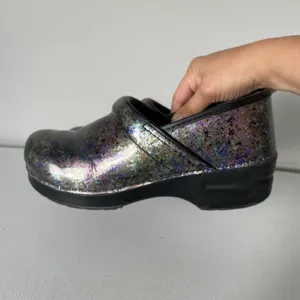 Dansko Slip-On Clogs Shiny Purple Blue Pattern Medical Nurse Women's Size 40 thumbnail 7
