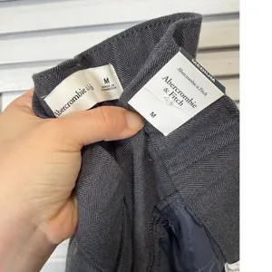 Abercrombie & Fitch The Sloane Wide Leg Tailored Pant Size Medium thumbnail 4