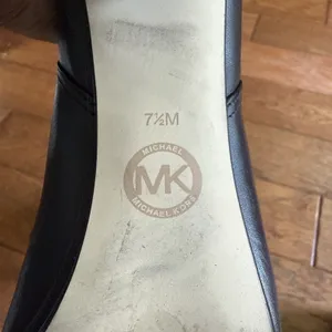 Michael Kors MK 7.6 M Black Leather Ankle Boots Front Zipper Pointed Toe Witchy thumbnail 11