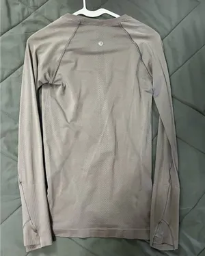 Lululemon Swiftly Tech Long Sleeve Shirt thumbnail 2