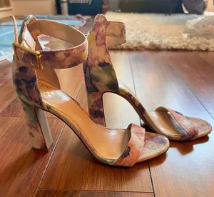 Shoes thumbnail 3