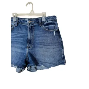 Hollister Curvy Ultra High Rise 3 inch Mom Shorts Size 31‎ thumbnail 2