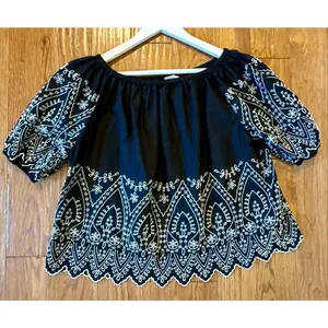 Gap black and white eyelet embroidered blouse size M thumbnail 8