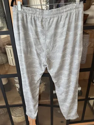 Vuori Performance Joggers Pale Gray Heathered Camo sweatpants high rise thumbnail 5