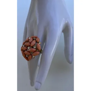 Vintage Gold Tone Coral Pink Peach Lucite Cabochon Ring stones Women’s Sz 8” thumbnail 11