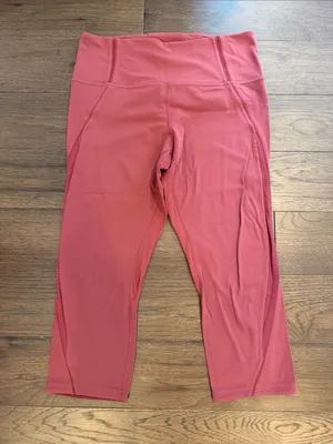 Lululemon Capri Leggings in Dusty Pink Size 12 - C55-018 thumbnail 1
