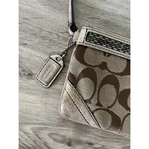 AUTHENTIC COACH KHAKI SIGNATURE AND BROWN SUEDE BEADED WRISTLET wallet Pouch thumbnail 4