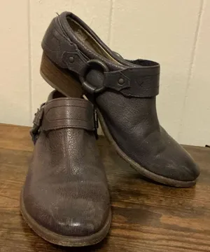 Frye Carson Harness Mules US Size7.5 Plum/Purple Leather Womens Shoes thumbnail 1