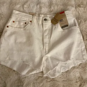 Levi’s 501 Shorts thumbnail 1