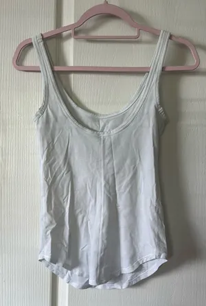 Lululemon Mesh Scoop Neck White Tank thumbnail 4