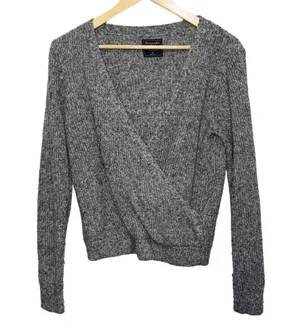Abercrombie & Fitch Gray Ribbed Knit Long Sleeve Wrap V-Neck Sweater Size Medium thumbnail 3