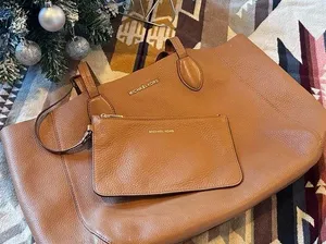 Reversible Michael Kors purse thumbnail 1