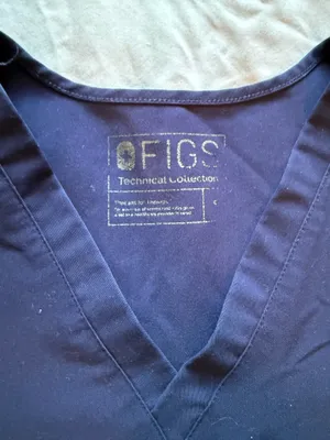 FIGS Scrub Top thumbnail 2
