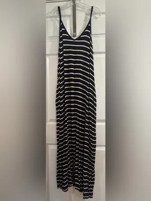 Zenana Outfitters Black and White Striped Maxi Dress With Pockets thumbnail 3