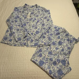 BedHead PJS Pajamas Blue Floral Print White Cotton Pants & Shirt Set NWT Large thumbnail 1