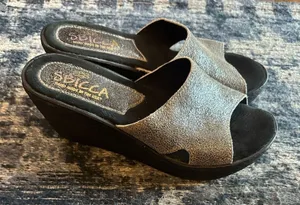 SBICCA Wedge Sandals Metallic Silver Gray/Black Sole Women's 8M Handmade In USA thumbnail 1