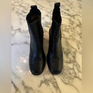 NWOT L.PAOLO Black Boots size 5M - store return see small nick on heel thumbnail 4