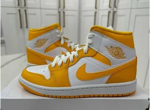 Jordan 1 Mid- University Gold thumbnail 2