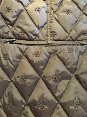 Women’s quilted Eddie Bauer vest  thumbnail 4
