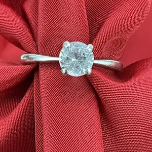 AVON 925 Sterling Silver Vintage Real White Topaz Gem‎ Engagement Ring Size 6.75 thumbnail 2