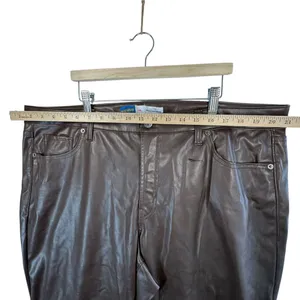 Old Navy Brown Faux Leather Straight Pants Plus‎ Size 20 Vegan Leather Trousers thumbnail 7