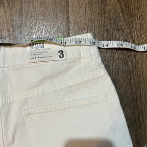 Women’s white High waisted Denim mom Shorts Sz 3 Sz‎ 26 thumbnail 2