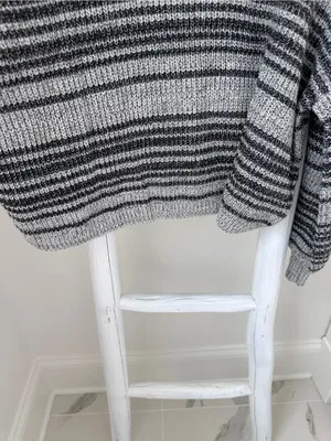 Billabong Gray & Black Open Knit Striped Crewneck Sweater Size Medium thumbnail 6