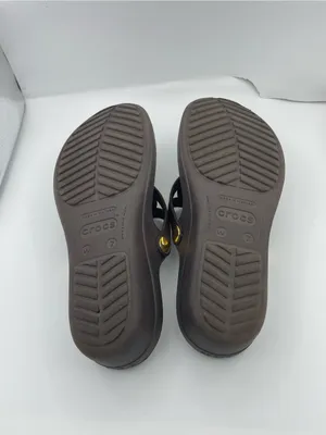 Crocs Sanrah brown gold medallion wedge sandals flip flop slide women's Size 7 thumbnail 9