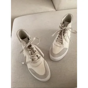 UGG Jasmine Hightop Zilo Sneaker, Cream/Ivory, Size 11, Like new Display pair thumbnail 2
