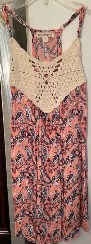 Love On A Hanger Tank thumbnail 1