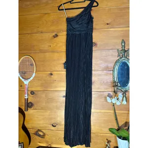 NWT Lulus Poised Performance Black Plisse One-Shoulder Maxi Dress Banquet Size S thumbnail 6